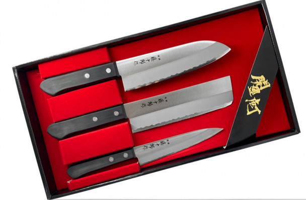Набор из 3-х ножей Fuji Cutlery TJ-GIFTSET-B, 135мм, 165мм,160мм., сталь SK-5 Набор из 3-х ножей Fuji Cutlery TJ-GIFTSET-B, 135мм, 165мм,160мм., сталь SK-5