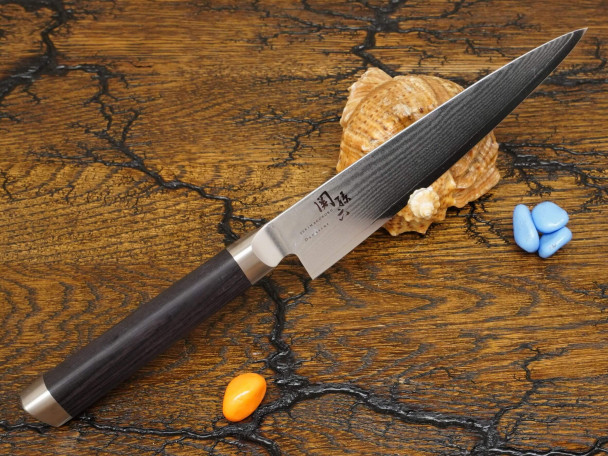 Кухонный нож KAI Damascus Petty AE-5203, нержавеющая сталь VG-MAX, лезвие 15 см. Кухонный нож KAI Damascus Petty AE-5203, нержавеющая сталь VG-MAX, лезвие 15 см.