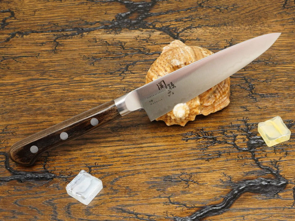 Кухонный нож KAI Mokuren Petty AE-5160, композитная нержавеющая сталь, лезвие 12 см. Кухонный нож KAI Mokuren Petty AE-5160, композитная нержавеющая сталь, лезвие 12 см.