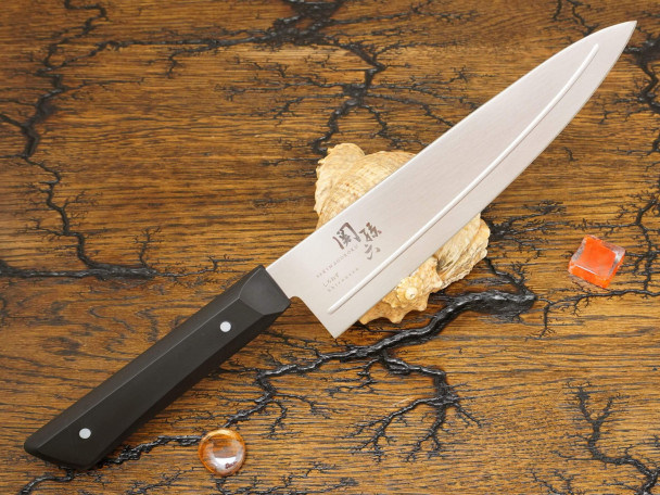 Кухонный нож KAI Sironezu Gyuto AB-5473, нержавеющая сталь DSR1K6, лезвие 18 см. Кухонный нож KAI Sironezu Gyuto AB-5473, нержавеющая сталь DSR1K6, лезвие 18 см.