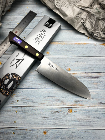 Нож кухонный Сантоку Masahiro Nippon Steel Rose 13423, лезвие 175 мм., сталь Special Steel Нож кухонный Сантоку Masahiro Nippon Steel Rose 13423, лезвие 175 мм., сталь Special Steel