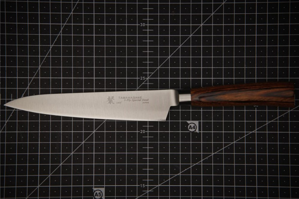 Нож кухонный универсальный 150 мм, Kataoka Tamahagane, сталь VG-5/SUS 410, рукоять ламиниров.древесина Нож кухонный универсальный 150 мм, Kataoka Tamahagane, сталь VG-5/SUS 410, рукоять ламиниров.древесина