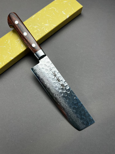 Нож Накири Sakai Takayuki Damascus Hammered 07223, 160 мм. Нож Накири Sakai Takayuki Damascus Hammered 07223, 160 мм.