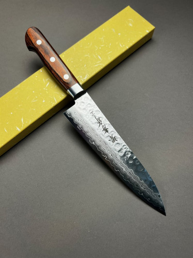 Поварской нож Sakai Takayuki Damascus Hammered 07228 Gyuto, 180 мм. Поварской нож Sakai Takayuki Damascus Hammered 07228 Gyuto, 180 мм.