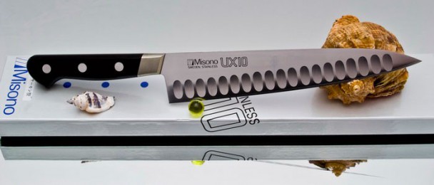 Поварской нож Misono UX10 Steel с проточкой Gyuto 210 мм. Поварской нож Misono UX10 Steel с проточкой Gyuto 210 мм.