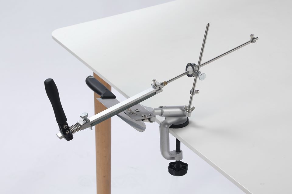 Точилка Ruixin Pro RX-008 с поворотным механизмом на 360 гр., металлический шарнирный узел Точилка Ruixin Pro RX-008 с поворотным механизмом на 360 гр., металлический шарнирный узел