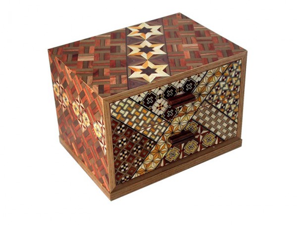 Японская шкатулка Yosegi NSZ-CB-001, 180x135X128 мм. Японская шкатулка Yosegi NSZ-CB-001, 180x135X128 мм.