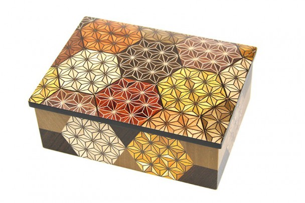 Японская шкатулка Yosegi NSZ-JB-001, 155Х110X60 мм. Японская шкатулка Yosegi NSZ-JB-001, 155Х110X60 мм.