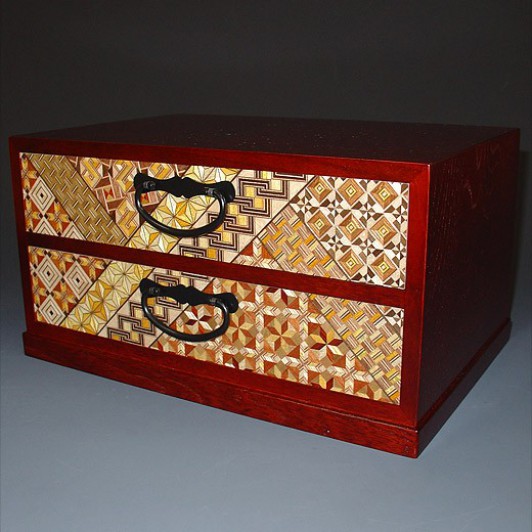 Японская шкатулка Yosegi NSZ-JB-009 270x175x135 мм Японская шкатулка Yosegi NSZ-JB-009 270x175x135 мм