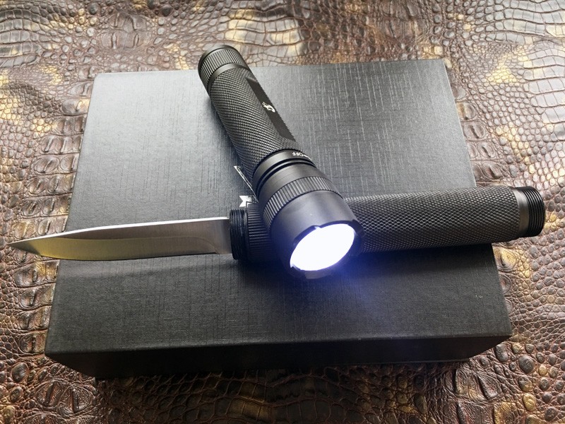 Туристический нож фонарь Steelclaw Спелеолог FLK01 Туристический нож фонарь Steelclaw Спелеолог FLK01