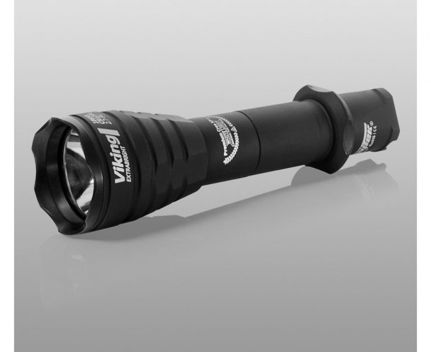 Тактический фонарь Armytek Viking F01801BW (тёплый свет) Тактический фонарь Armytek Viking F01801BW (тёплый свет)