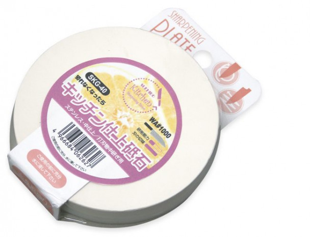 Водный точильный камень для ножей Suehiro SKG-40, 10x10x1.5 см., зернистость 1000 Grit, Япония Водный точильный камень для ножей Suehiro SKG-40, 10x10x1.5 см., зернистость 1000 Grit, Япония